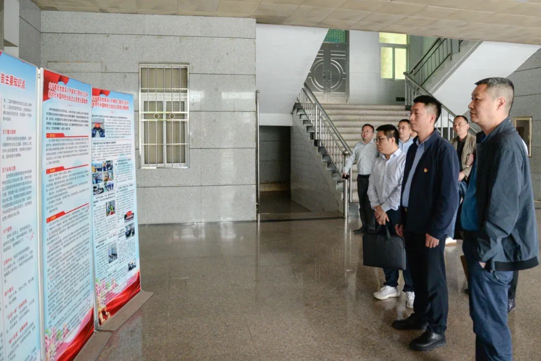 主题教育 | 吸“理论之氧” 补“精神之钙”——304永利官网网址集团举办主题教育牌板展，营造浓厚学习氛围